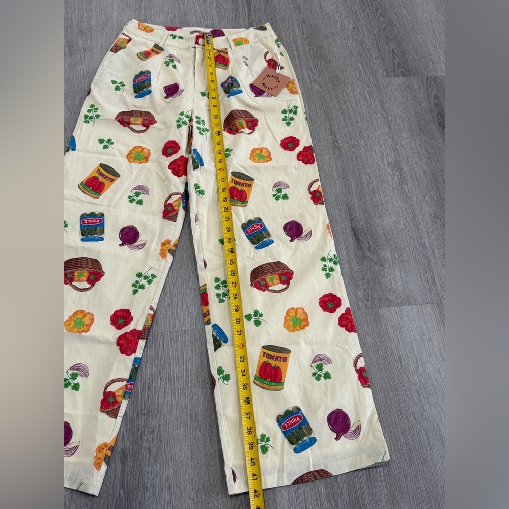 Bailey Roses Gah Italian print Summer tomatoes Pants Size M Urban Outfitters 🥖 - Picture 9 of 13